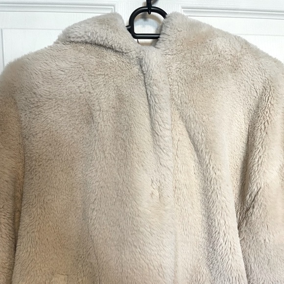 ZARA hooded faux fur jacket - Picture 3 of 9
